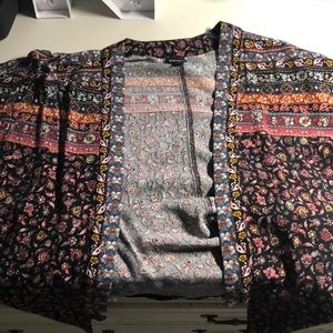 Patterned jacket with button